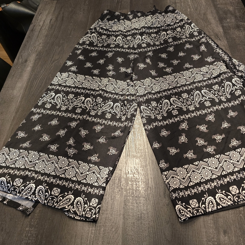 Pants - Picture 3 of 4
